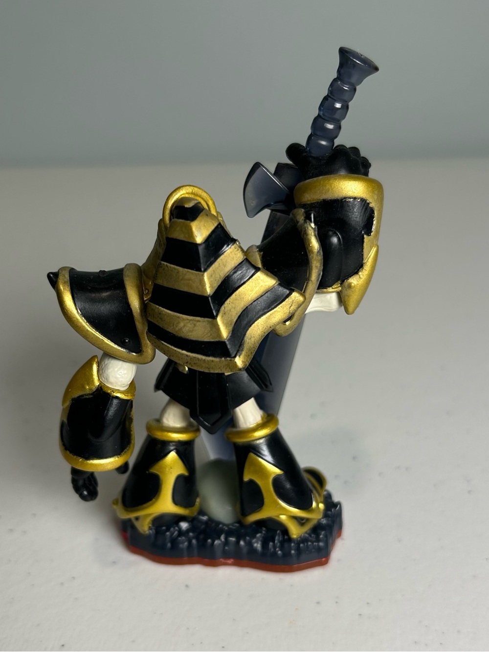 Skylanders Trap Team Krypt King Character - Picture 4 of 12